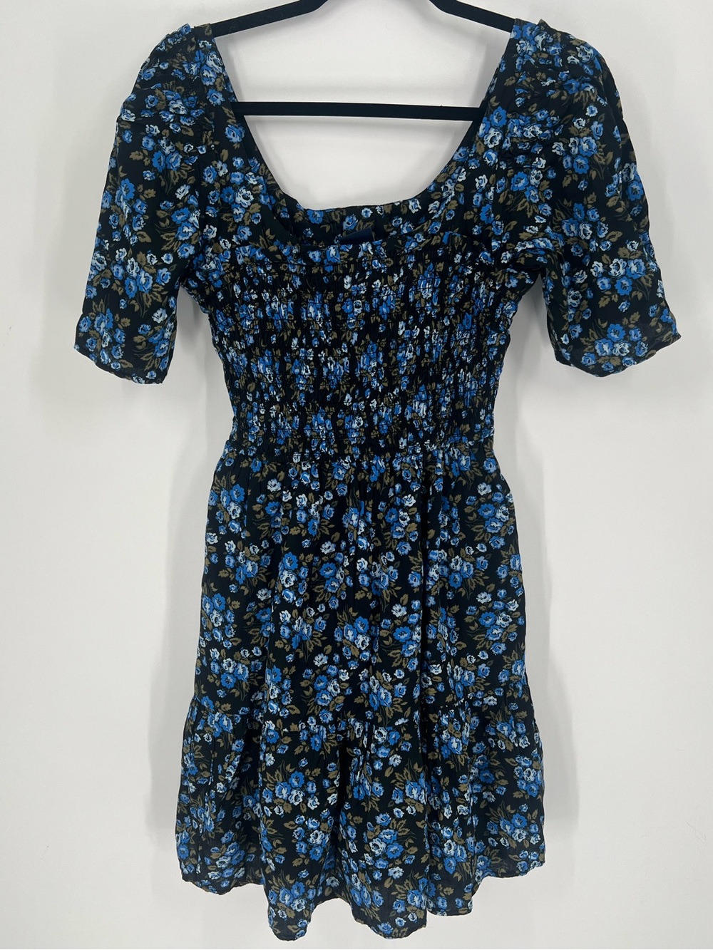 GAP Women’s Blue & Black Puff Sleeve Smocked Floral Mini Dress Size Medium NWT
